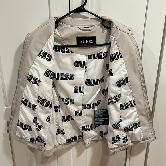 Guess jacket size M/M/M - Picture 10 of 10